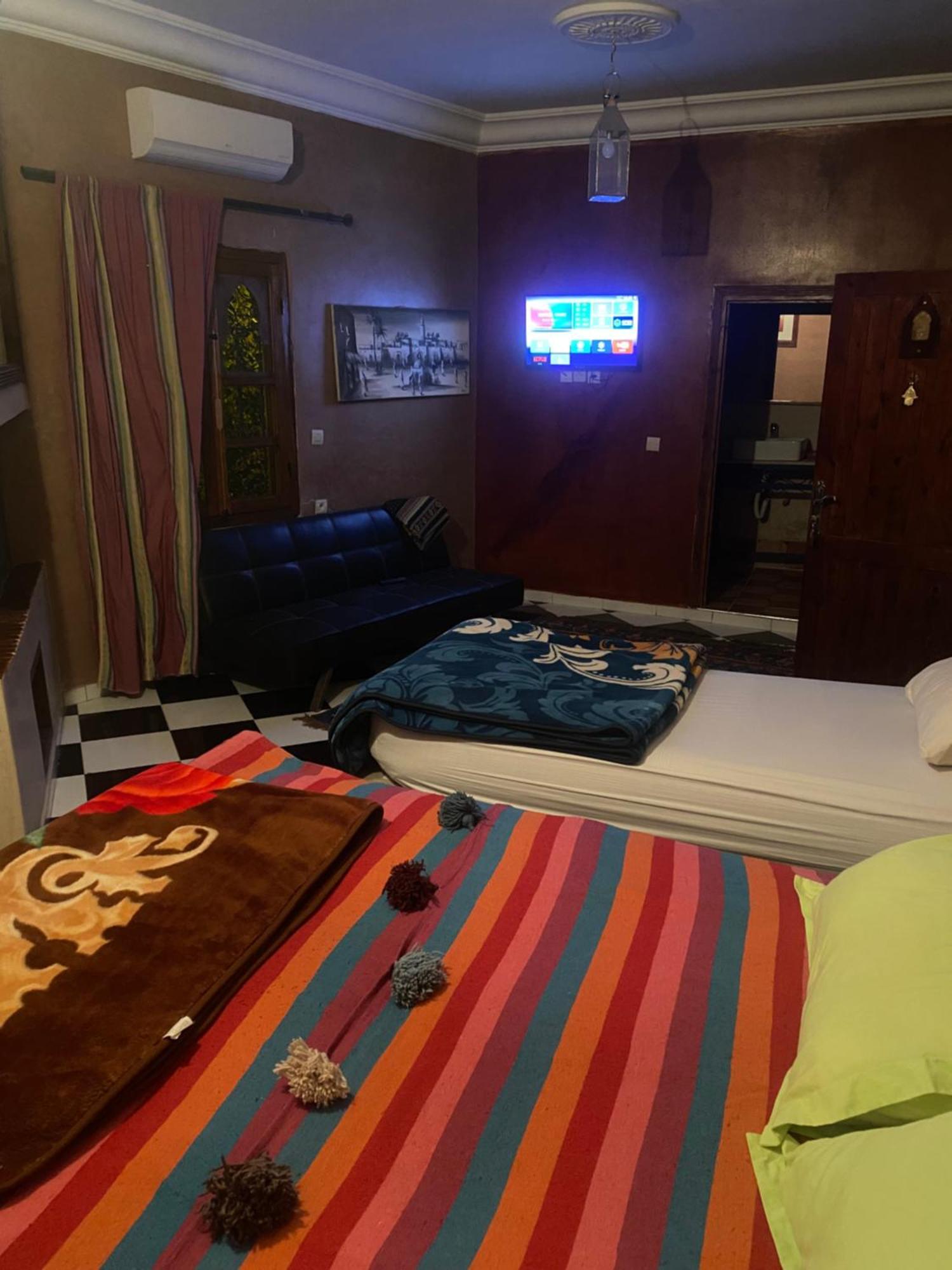 Riad Malak Ouirgane Phòng bức ảnh